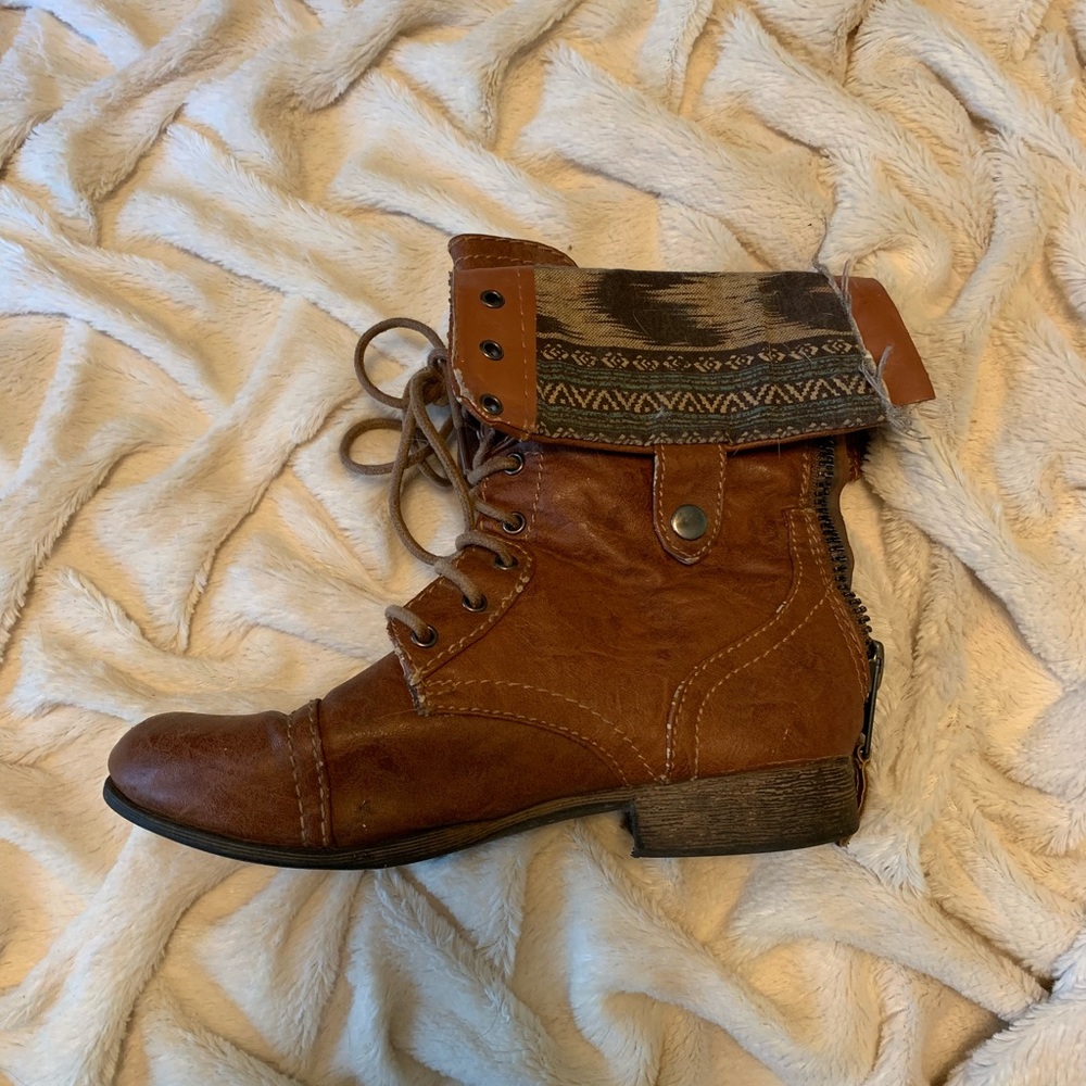 combat boots